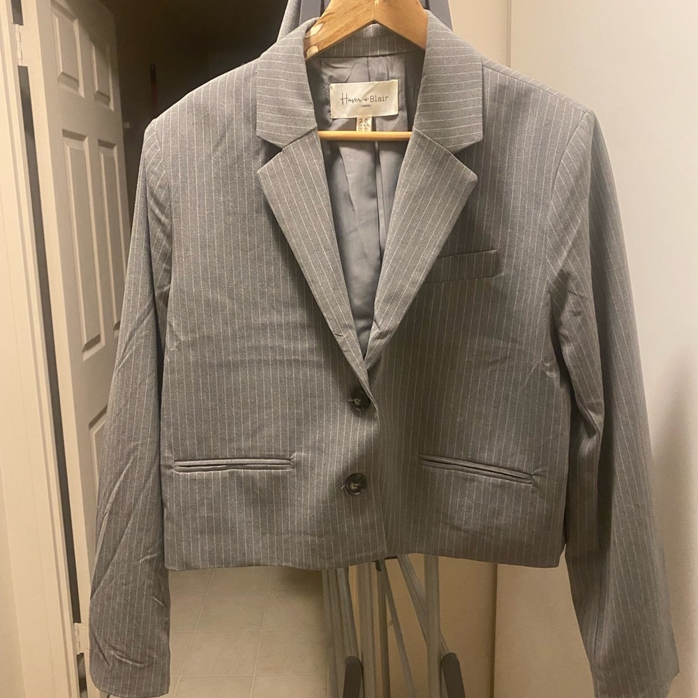 Haver & Blair Women's Gray Pinstripe Blazer